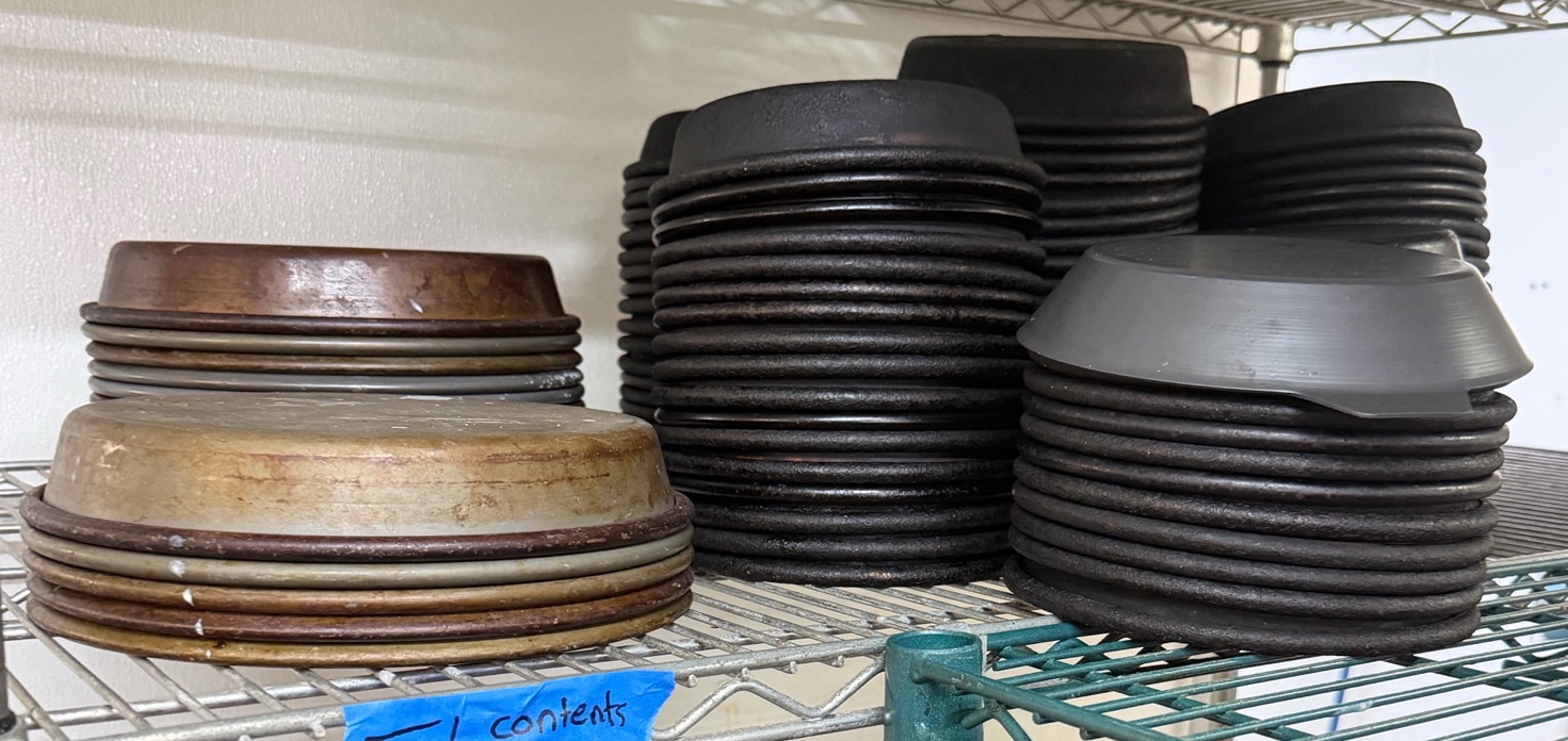 Deep dish pizza pans
