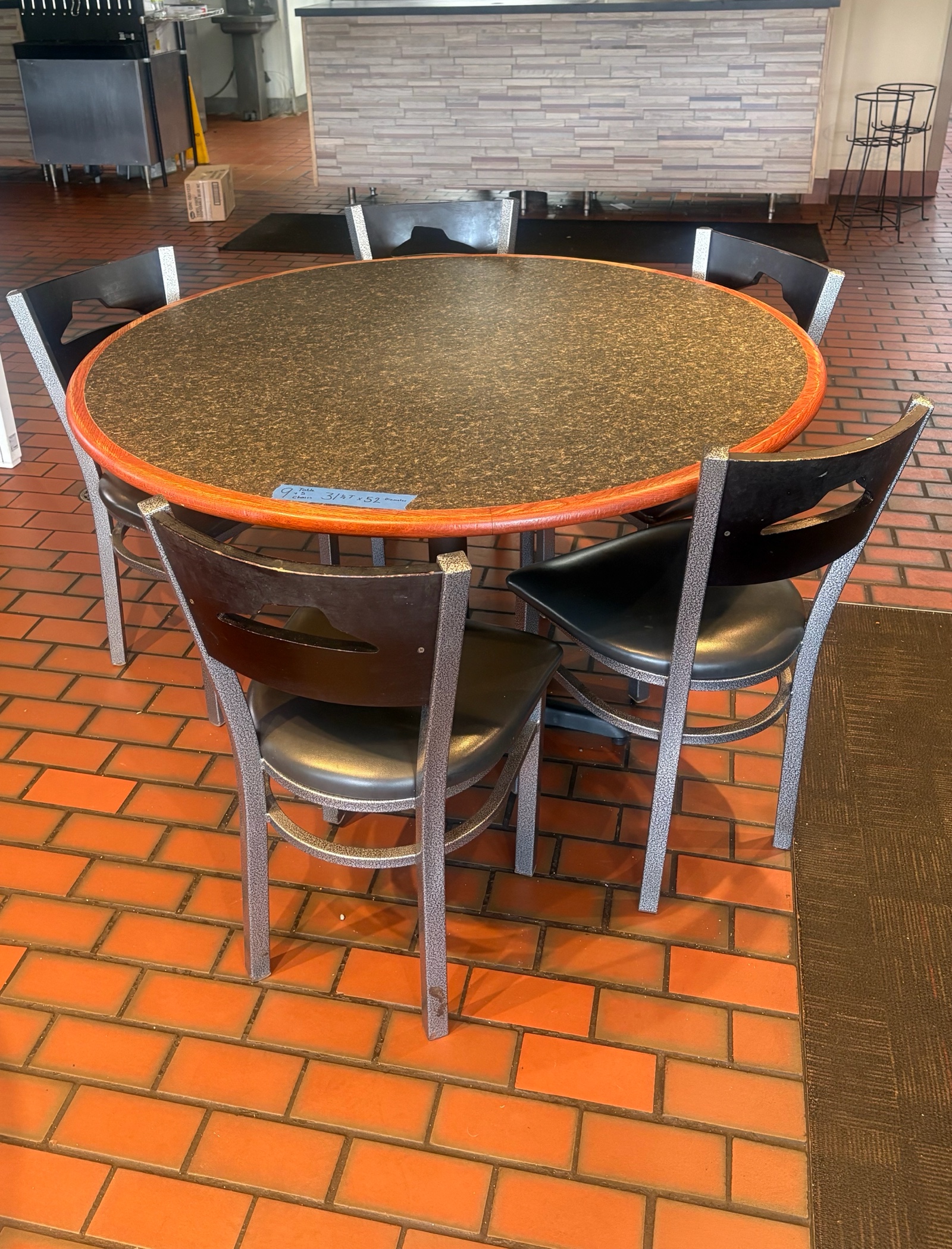 52 Round Table (5) Exclusive Pizza Hut chairs.