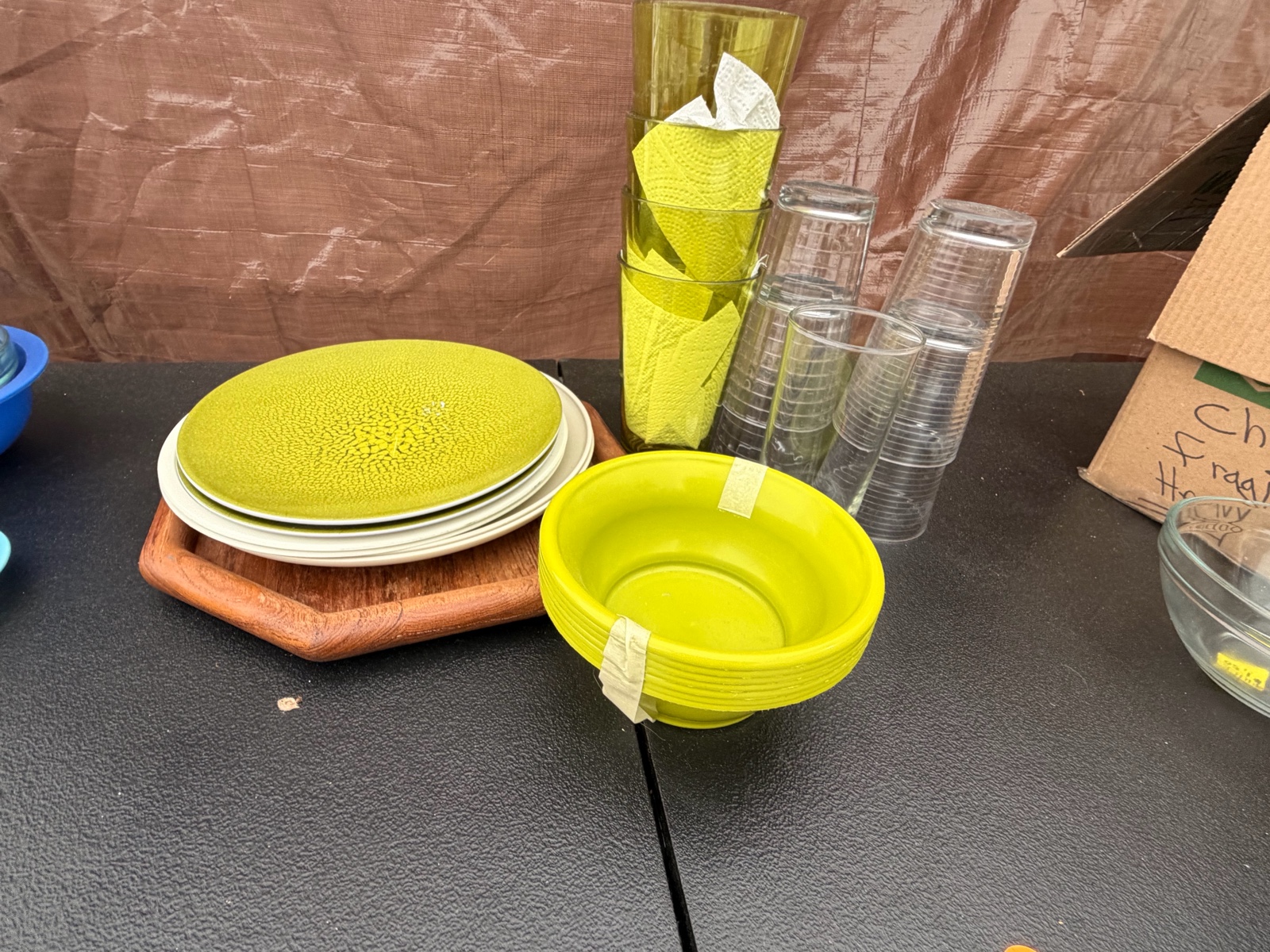 Lot of Green Dishes, Bowls & Cups.