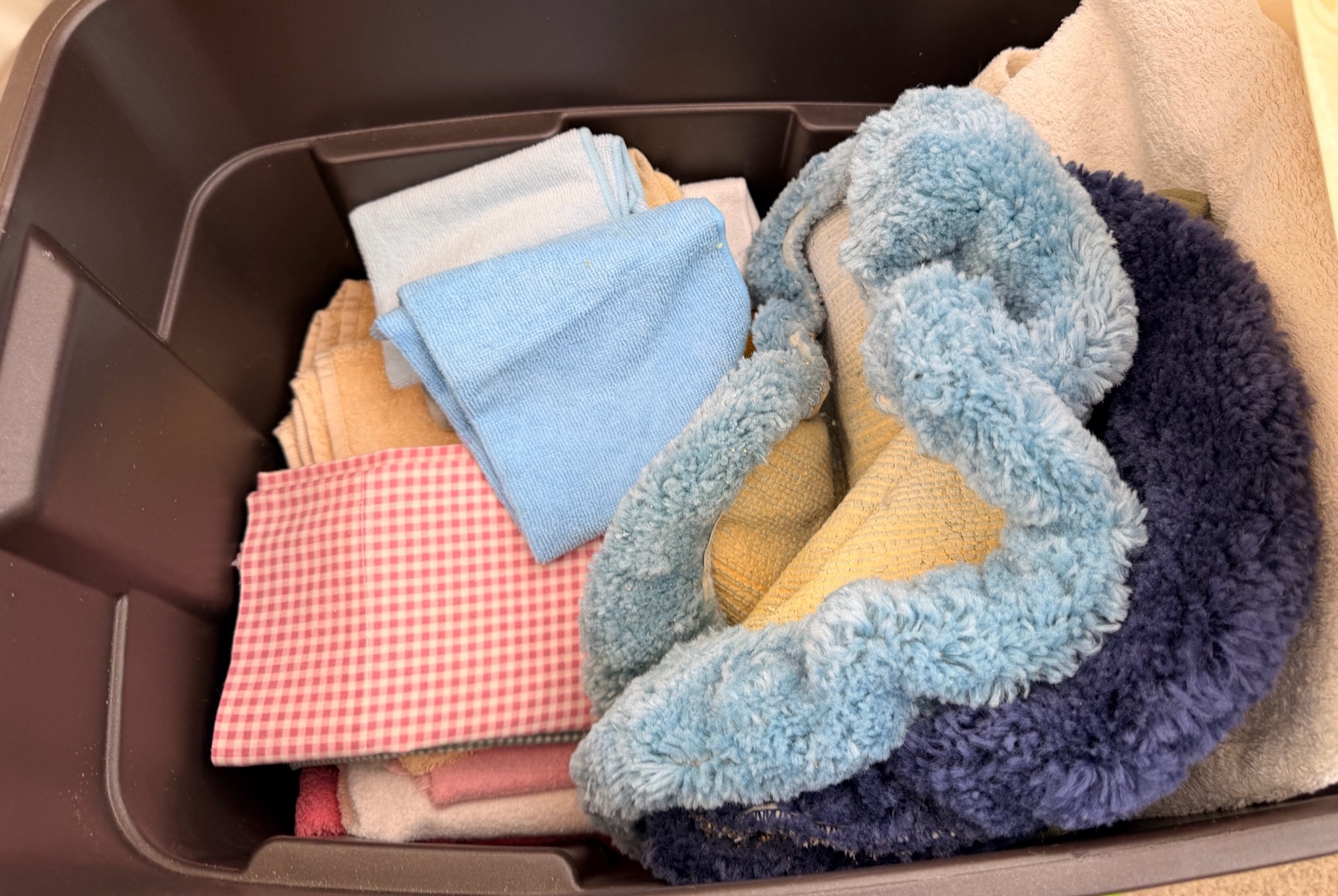 Toielt Covers & Towels - Bathroom Linen & Bin Lot