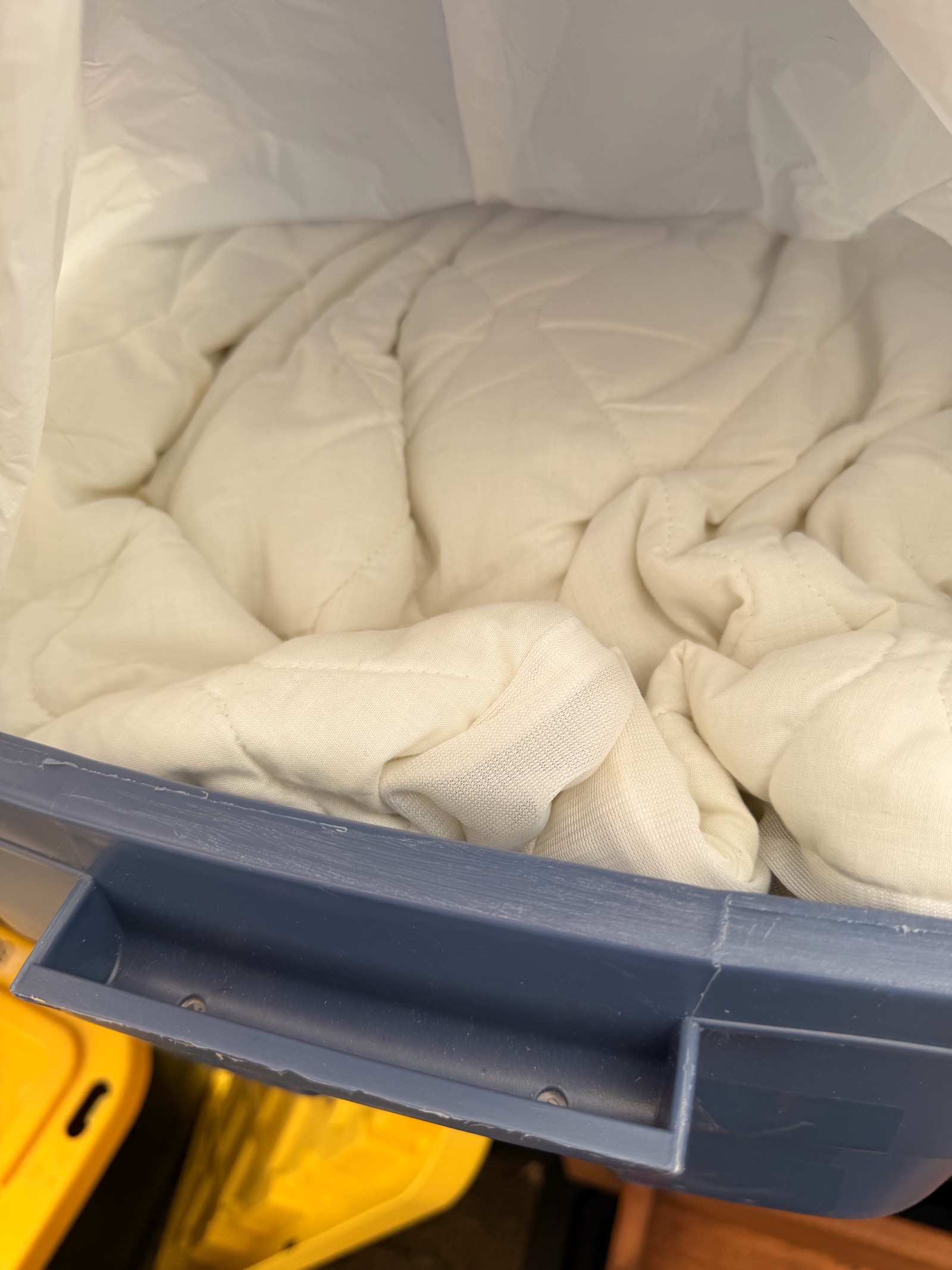 Winter Bed Sheet & Bin