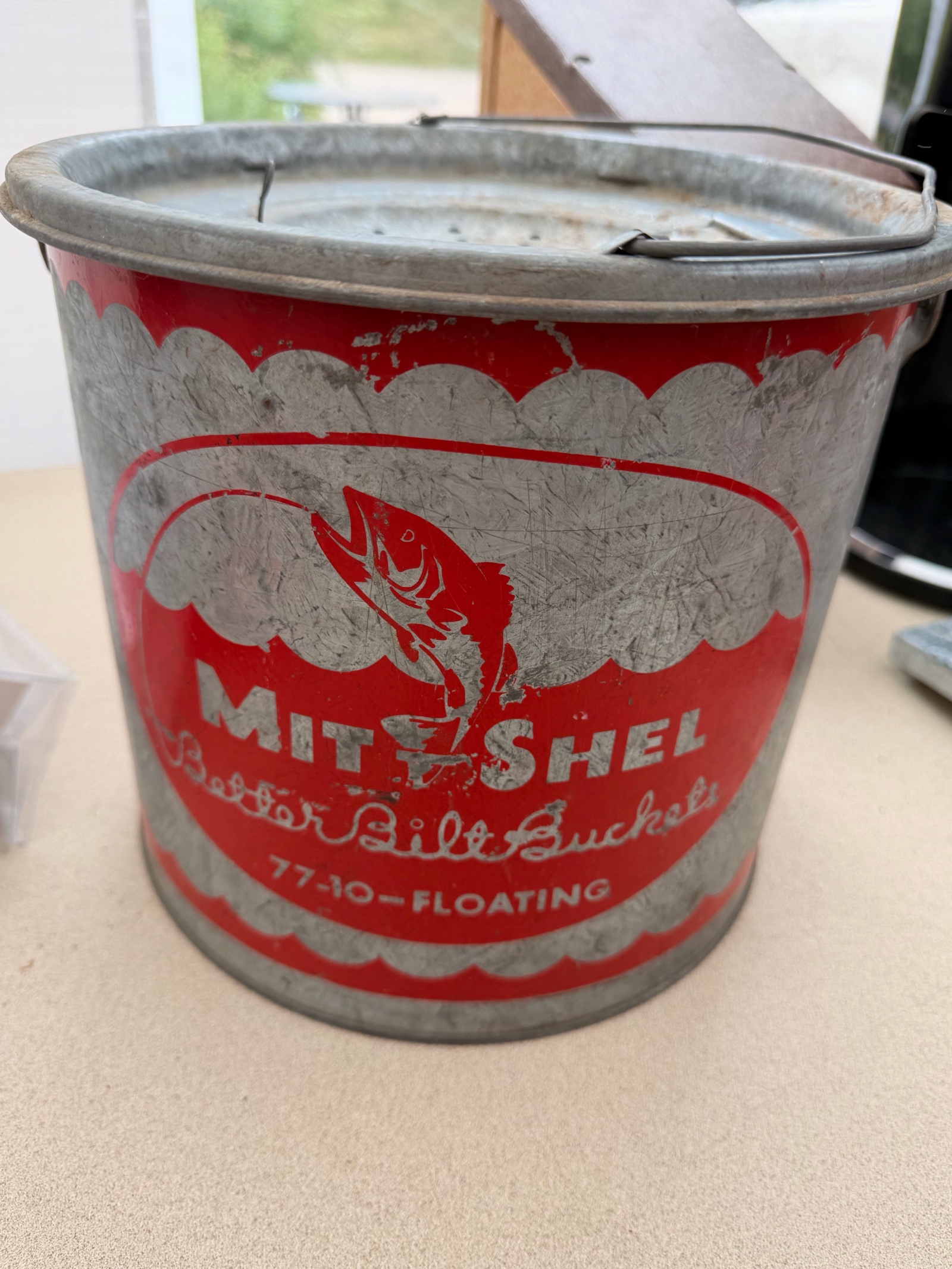 Vintage Mite-Shel Floating Minnow Bait Bucket  Galvanized Fishing Bucket