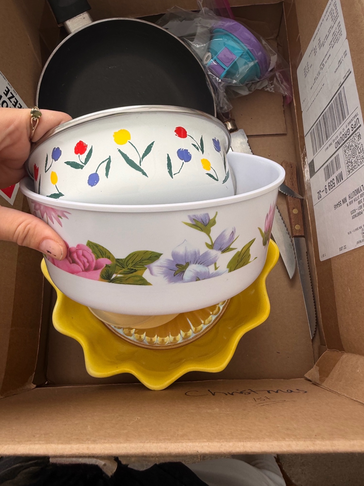 Lot of Flower BowlYellow bowl & Pan