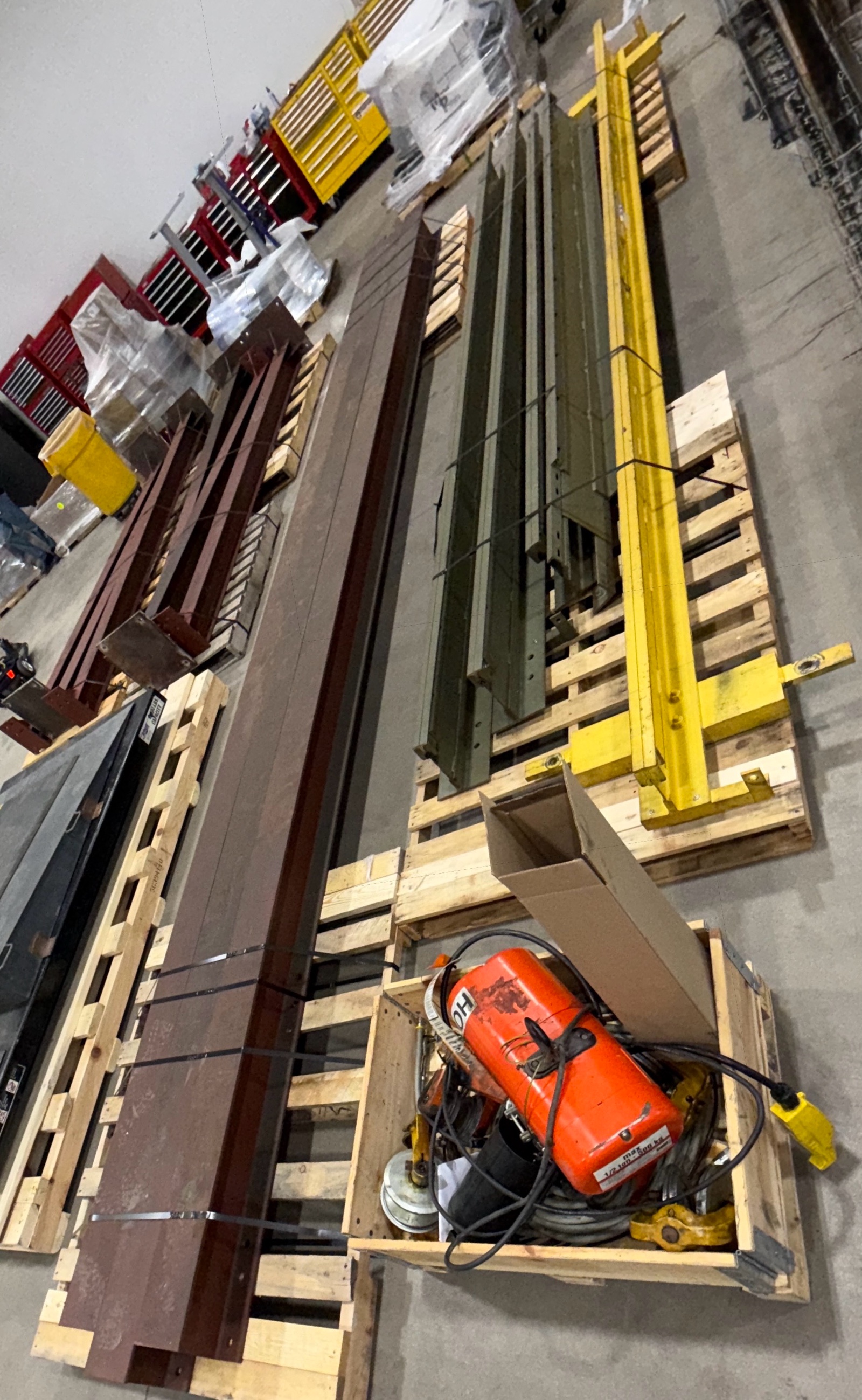 Overhead Crane With 1/2 Ton Hoist With Remote - Works